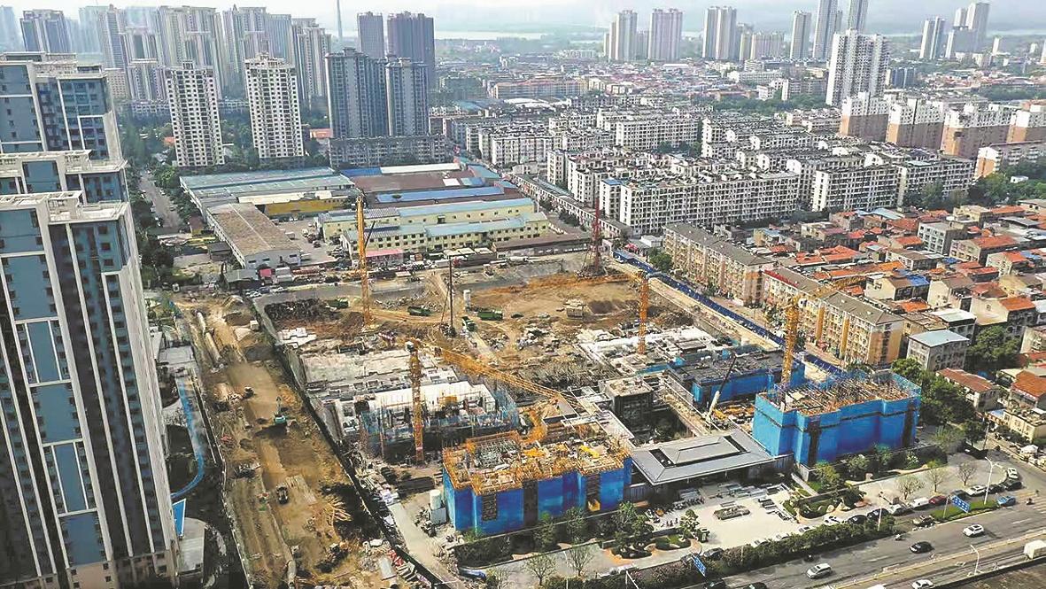 汉成·央璟颂项目施工现场。 记者 丁涛 摄